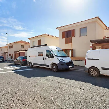 Holiday home Charlotte La Oliva